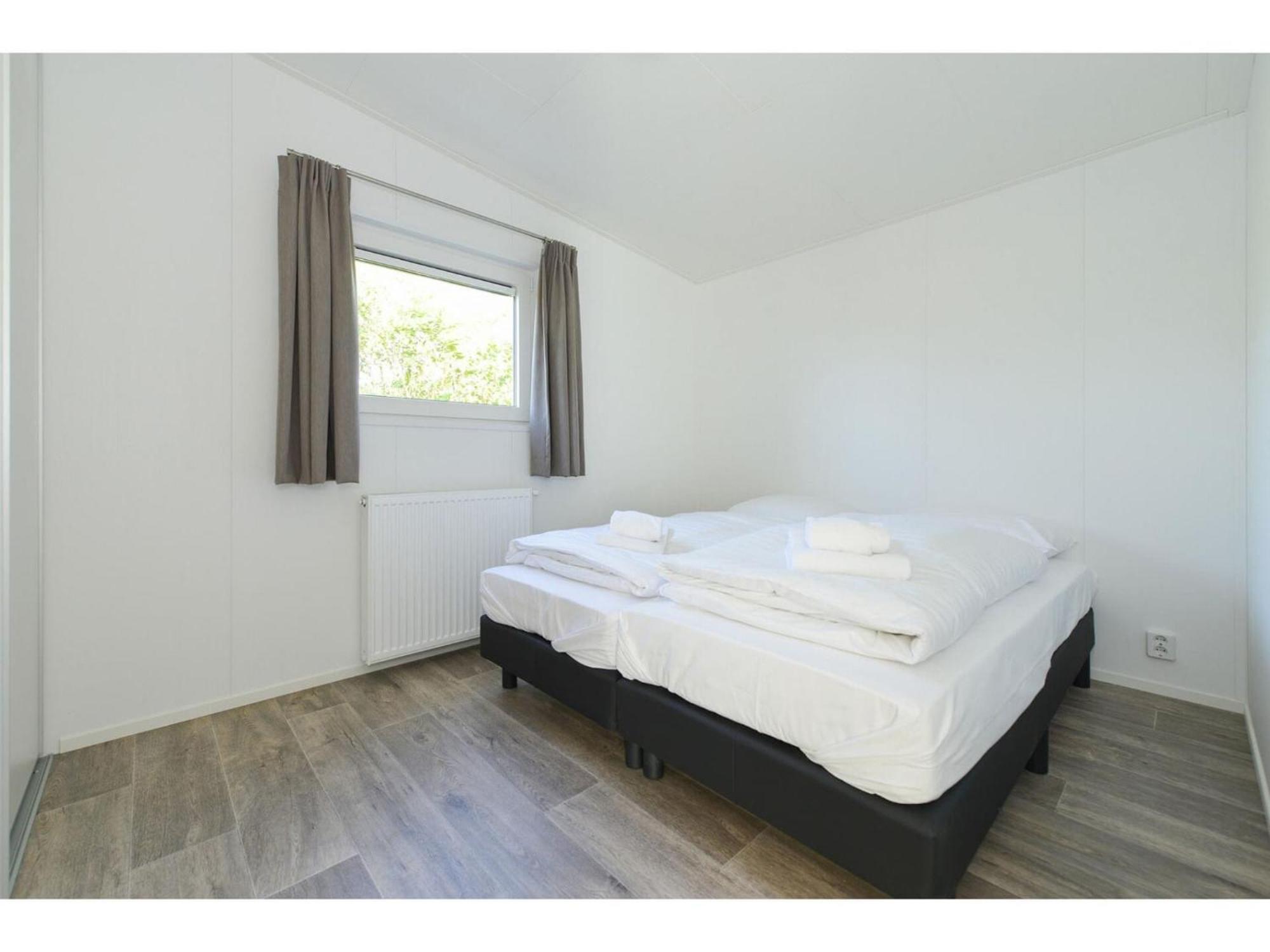 Brand New Chalets At 10 Minutes From The Oosterschelde Heinkenszand Exterior photo