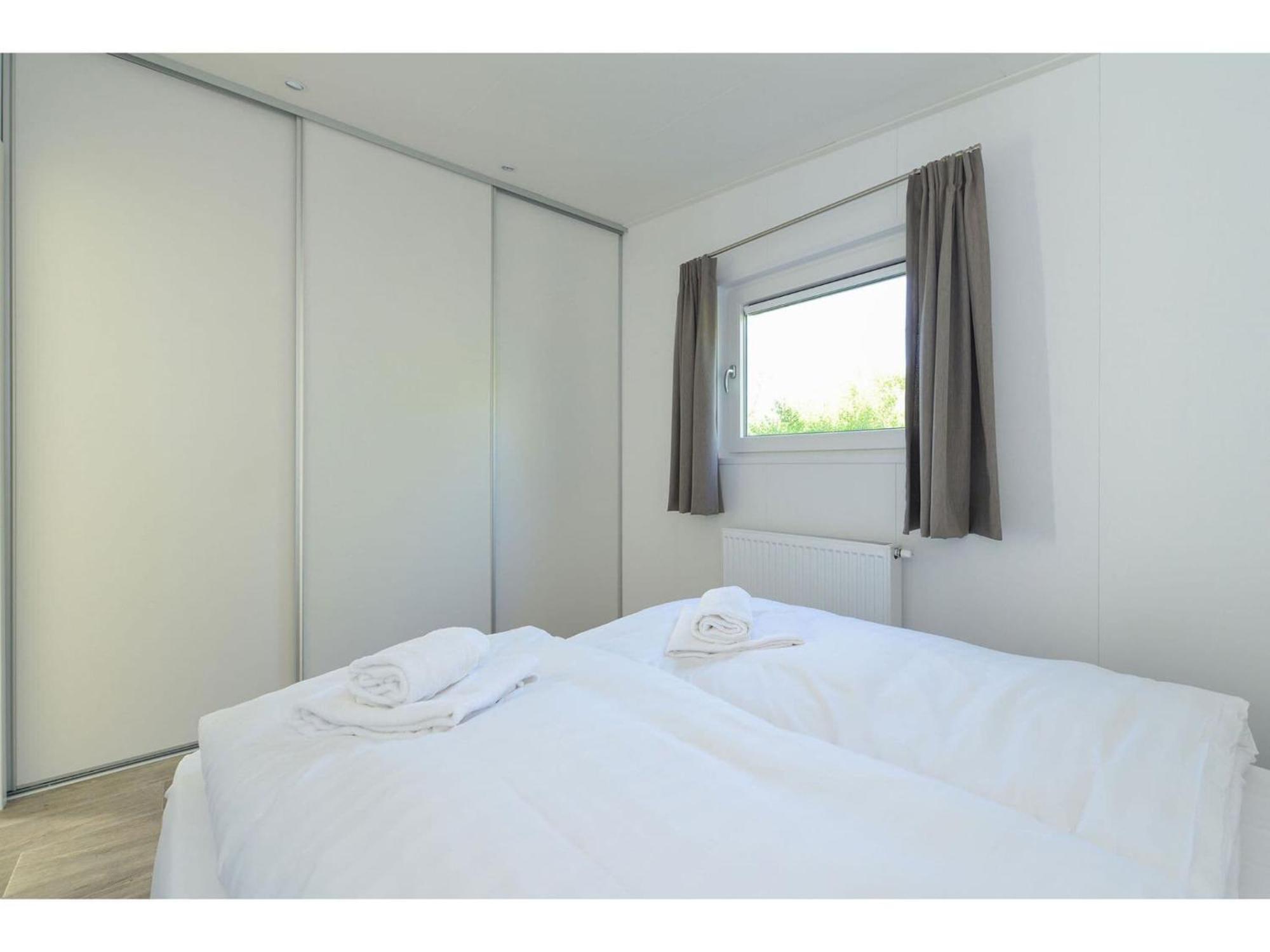 Brand New Chalets At 10 Minutes From The Oosterschelde Heinkenszand Exterior photo